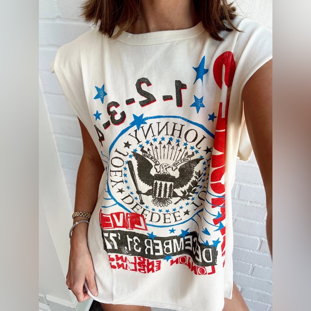 Daydreamer Ramones 77 Show Poster Muscle Tank Sleeveless Graphic Band Tee
